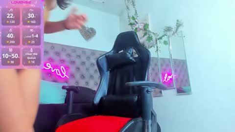 Naomi online show from 11-24-25, 11:10