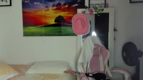 Snapshot of naomiasha_ chatting on 01-26-25, 06:16 online show from 01-26-25, 06:16