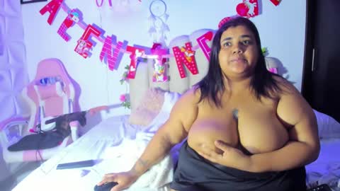 Snapshot of naomiasha_ chatting on 02-01-25, 06:29 online show from 02-01-25, 06:29