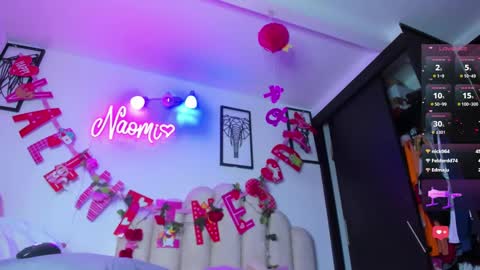 Snapshot of naomiasha_ chatting on 02-18-25, 02:05 online show from 02-18-25, 02:05