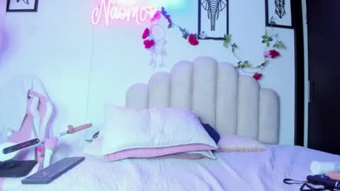 Snapshot of naomiasha_ chatting on 03-04-25, 03:55 online show from 03-04-25, 03:55