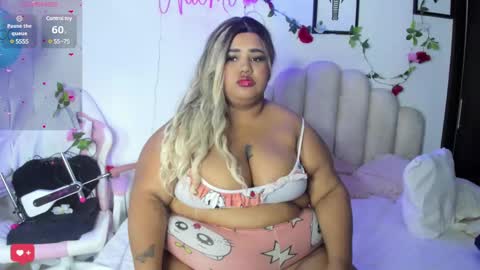 Snapshot of naomiasha_ chatting on 03-05-25, 11:27 online show from 03-05-25, 11:27