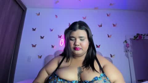 Snapshot of naomiasha_ chatting on 09-30-25, 01:43 online show from 09-30-25, 01:43