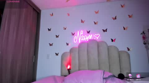 Snapshot of naomiasha_ chatting on 10-07-25, 12:08 online show from 10-07-25, 12:08