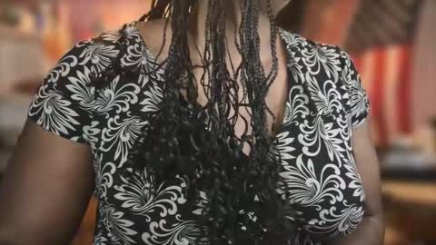 Naomi online show from 11-11-25, 08:36