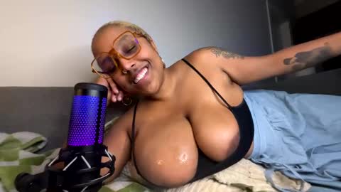 Naomigiirl6 online show from 02-14-25, 03:00