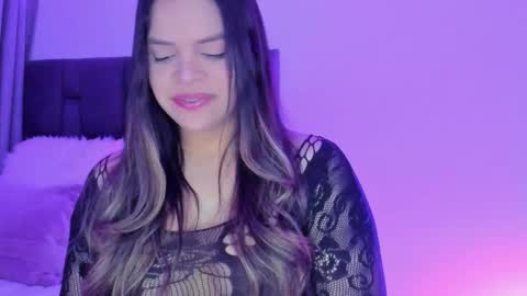 Snapshot of naomipalmer_ chatting on 10-31-25, 02:23 Naomi online show from 10-31-25, 02:23