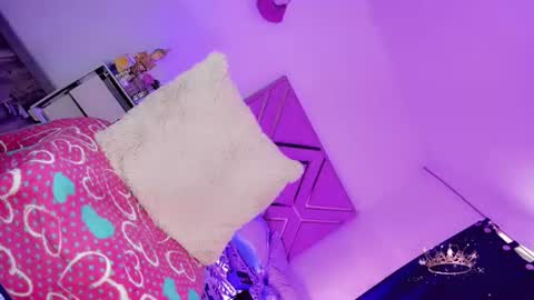 Snapshot of naomisaenz01 chatting on 07-06-26, 03:03 naomisaenz01 online show from 07-06-26, 03:03