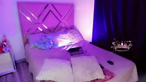 Snapshot of naomisaenz01 chatting on 07-28-26, 11:17 naomisaenz01 online show from 07-28-26, 11:17