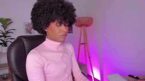 N A O M I  online show from 06-29-26, 10:15