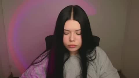 Naomi online show from 10-22-25, 05:45