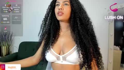 Naomi     online show from 03-10-25, 02:39