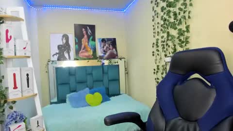 naomy online show from 01-28-25, 09:19