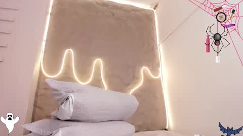 I am Naomy online show from 10-23-25, 07:12