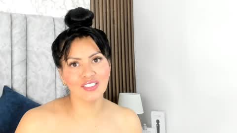 Naomy Smith online show from 01-18-25, 10:39