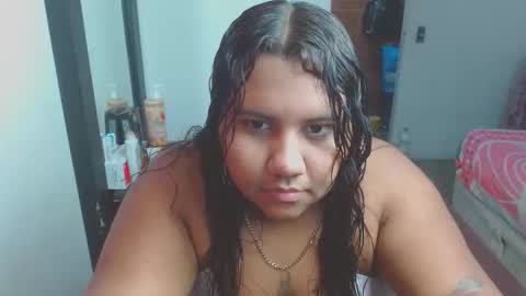 Snapshot of naomyandpablot chatting on 05-11-26, 01:22 naomyandpablot online show from 05-11-26, 01:22