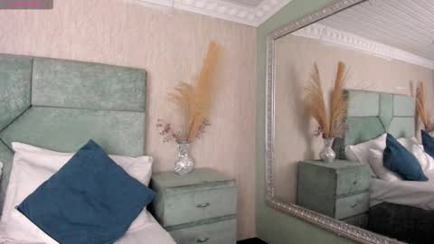 Naomy online show from 01-09-26, 08:21