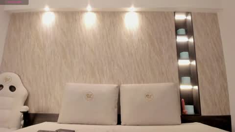 nara black  online show from 04-13-26, 11:59