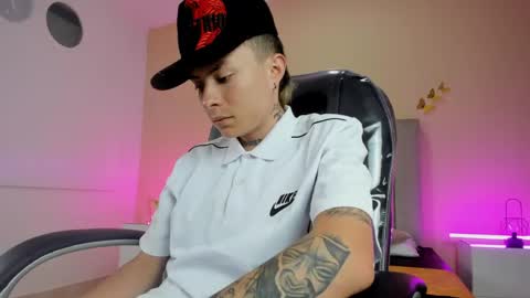 Nascary Fox online show from 04-17-26, 01:03