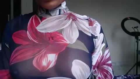 bella online show from 12-21-25, 01:18