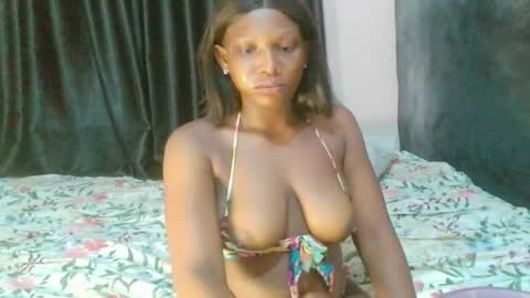 Snapshot of nastybadgirlxx chatting on 05-06-26, 12:43 Nastybadgirlxx online show from 05-06-26, 12:43
