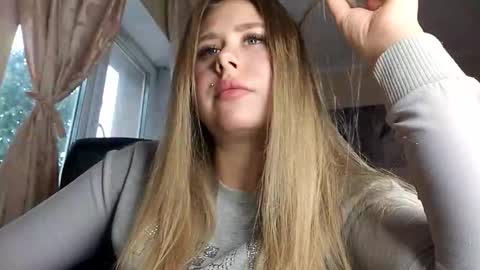 AngelaBooc online show from 10-17-25, 08:17