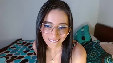 Snapshot of nat4youlove chatting on 12-19-24, 01:07 nathalia online show from 12-19-24, 01:07