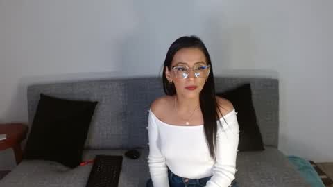 Snapshot of nat4youlove chatting on 01-12-25, 02:35 nathalia online show from 01-12-25, 02:35