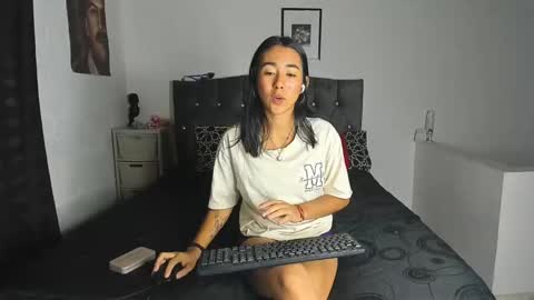 Snapshot of natalia54_ chatting on 02-22-25, 02:06 NATI  online show from 02-22-25, 02:06