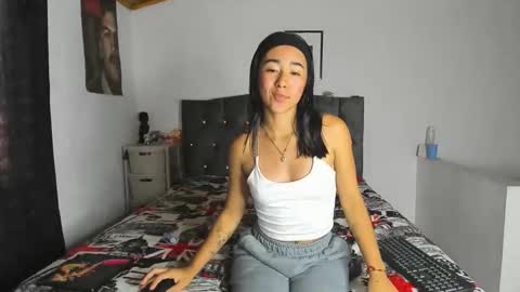 Snapshot of natalia54_ chatting on 02-24-25, 10:14 NATI  online show from 02-24-25, 10:14
