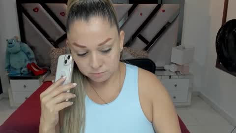 Snapshot of natalia5560 chatting on 10-21-25, 12:39 natalia5560 online show from 10-21-25, 12:39