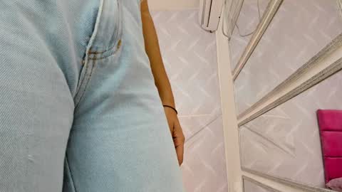 Snapshot of natalia_aguirre chatting on 12-28-24, 12:24 Naty online show from 12-28-24, 12:24