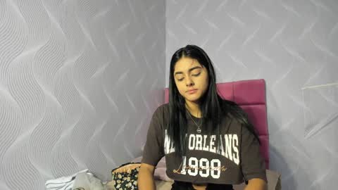 Snapshot of natalia_aguirre chatting on 01-04-25, 12:27 Naty online show from 01-04-25, 12:27