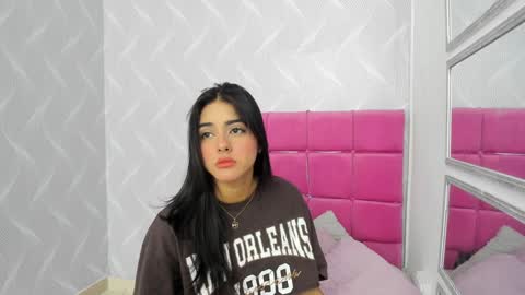 Snapshot of natalia_aguirre chatting on 02-02-25, 12:46 Naty online show from 02-02-25, 12:46