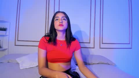 Snapshot of natalia_aguirre chatting on 02-11-25, 01:41 Naty online show from 02-11-25, 01:41