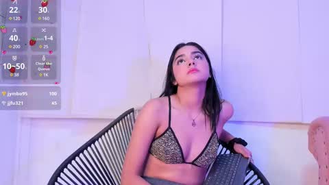 Snapshot of natalia_aguirre chatting on 02-19-25, 06:54 Naty online show from 02-19-25, 06:54