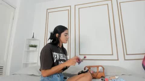 Snapshot of natalia_aguirre chatting on 02-23-25, 12:37 Naty online show from 02-23-25, 12:37