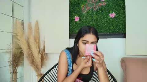 Snapshot of natalia_aguirre chatting on 09-09-25, 12:26 Naty online show from 09-09-25, 12:26