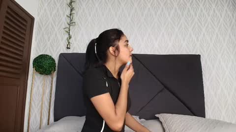 Snapshot of natalia_aguirre chatting on 09-16-25, 12:06 Naty online show from 09-16-25, 12:06