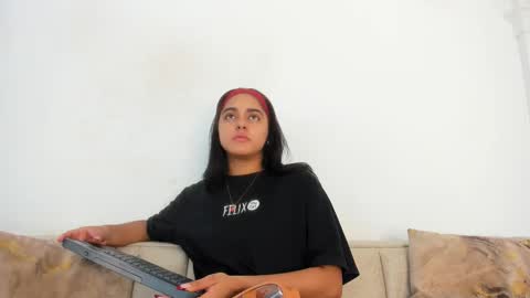 Snapshot of natalia_aguirre chatting on 10-14-25, 12:17 Naty online show from 10-14-25, 12:17