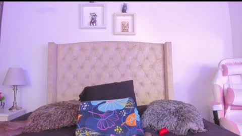 Snapshot of natalia_collinslim chatting on 12-29-24, 03:44 Natalia online show from 12-29-24, 03:44