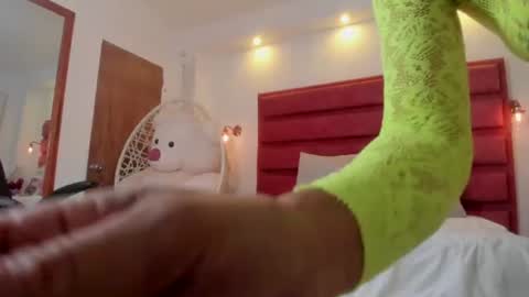 Snapshot of natalia_vela chatting on 06-21-26, 12:41 Nati online show from 06-21-26, 12:41