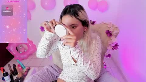 Nataliua Henao online show from 11-11-25, 03:45