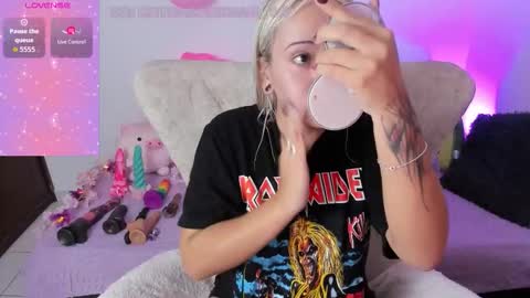 Nataliua Henao online show from 12-19-25, 04:14