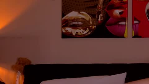 Natalia online show from 11-17-25, 05:13