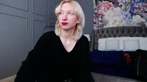 Snapshot of natalie_bitton chatting on 12-13-24, 07:58 Natalie online show from 12-13-24, 07:58