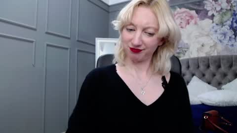 Snapshot of natalie_bitton chatting on 12-23-24, 09:05 Natalie online show from 12-23-24, 09:05