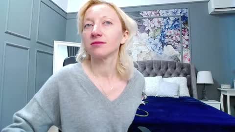 Snapshot of natalie_bitton chatting on 01-05-25, 08:22 Natalie online show from 01-05-25, 08:22