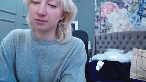 Snapshot of natalie_bitton chatting on 01-08-25, 11:10 Natalie online show from 01-08-25, 11:10