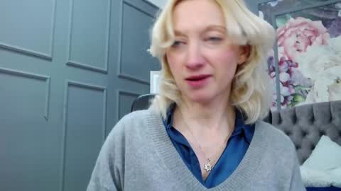 Snapshot of natalie_bitton chatting on 01-13-25, 07:43 Natalie online show from 01-13-25, 07:43